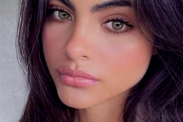 Iris, 23, a brunette green-eyed caucasian companion based in Karaiika. Offering Tantra, Roleplay. Available for incall and outcall, day and evening dates.