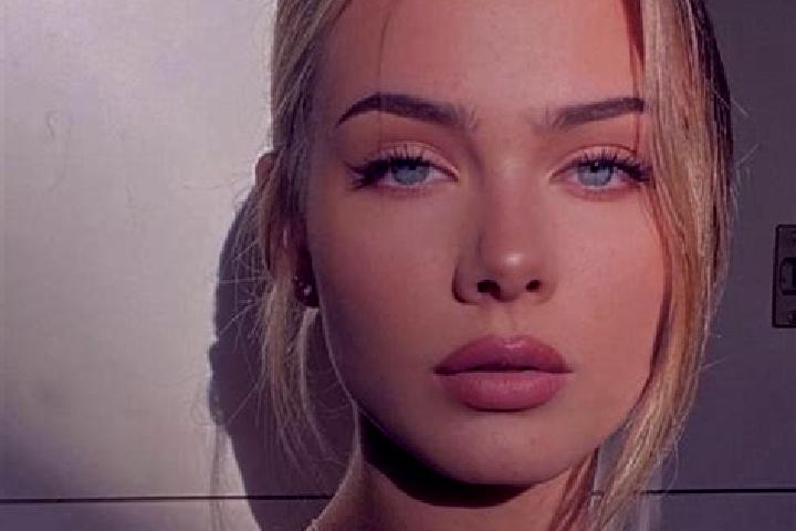 Iris, 23, a dark blonde amber-eyed european companion based in Chenguang. Offering Tantra, A-Level, Erotic Massage, Duos. Available for incall and outcall, d...