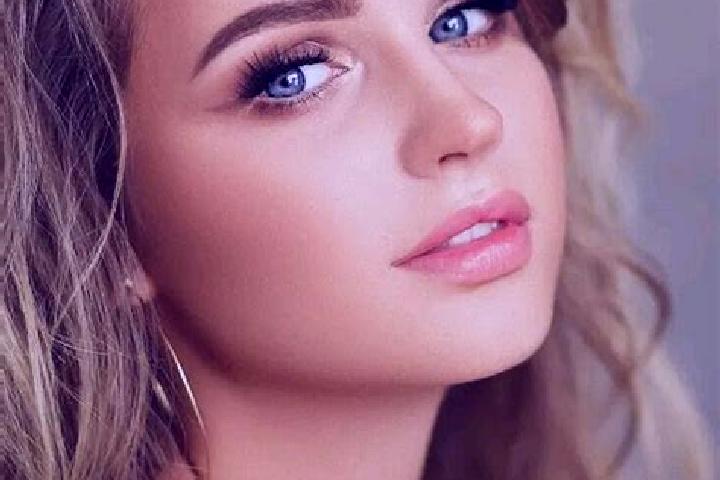Iris, 23, a dark blonde blue-eyed asian companion based in Getang. Offering CIM, A-Level, Fetish. Available for incall and outcall, day and evening dates.