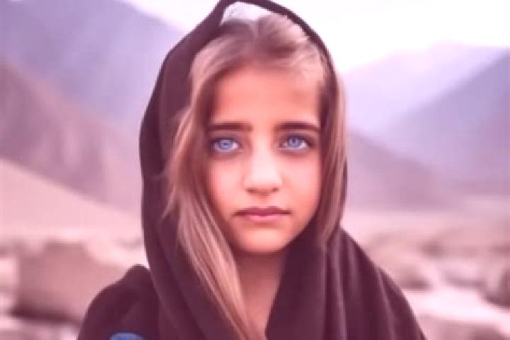 Iris, 23, a dark blonde dark-eyed middle eastern companion based in Valle de San Felipe. Offering CIM, GFE, Tantra, OWO, Roleplay. Available for incall and o...