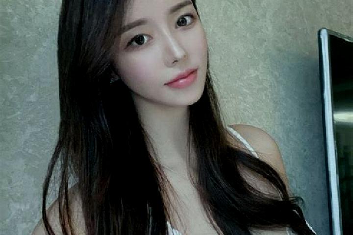 Iris, 23 — Escort in Bangtou, China