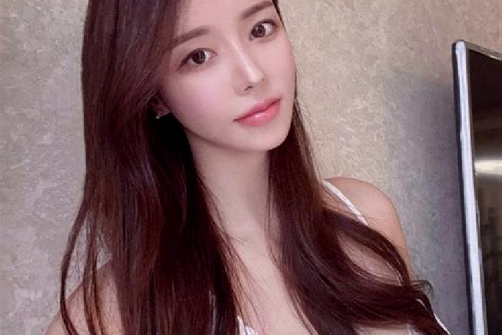 Iris, 23 — Escort in Dahuai, China