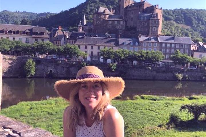 Iris, 23 — Escort in Estaing, France