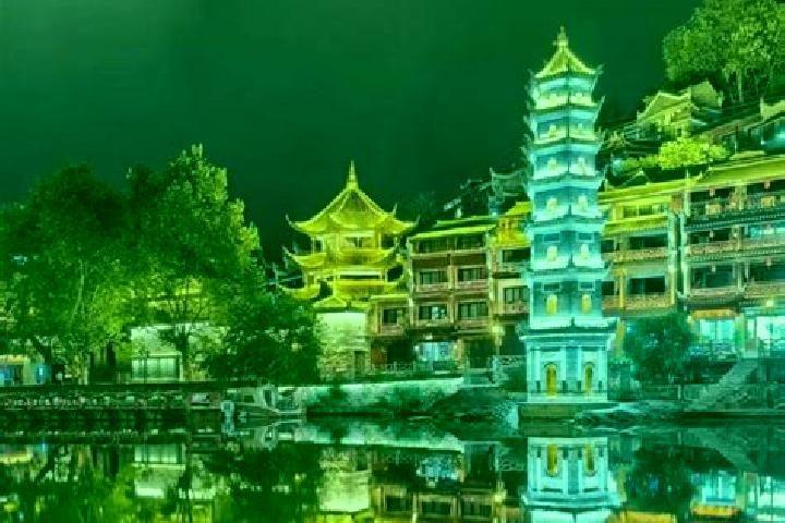 Iris, 23 — Escort in Fuyuan, China
