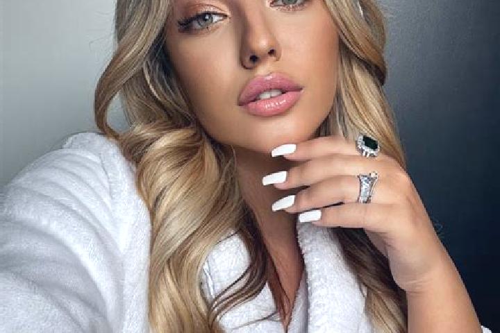 Iris, 23 — Escort in Lanurile, Romania