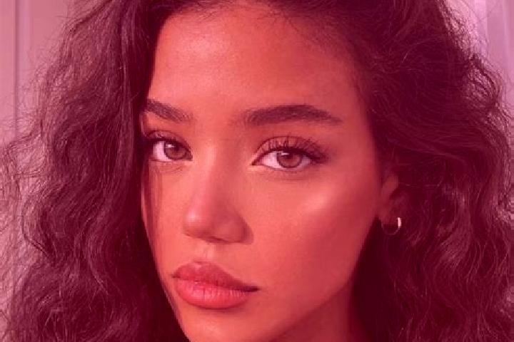 Iris, 24, a black brown-eyed mixed companion based in Sallingberg. Offering Tantra, Overnight, Couples, BDSM, CIM. Available for incall and outcall, overnigh...