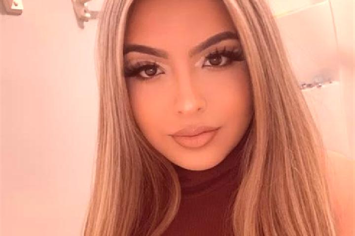Iris, 24, a blonde grey-eyed latina companion based in Congosto. Offering Couples, OWO, Erotic Massage, Fetish. Available for incall and outcall, overnight b...