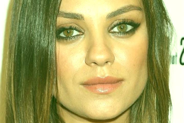 Iris, 24, a brunette hazel-eyed european companion based in Kulp. Offering BDSM, Fetish. Available for incall and outcall, overnight bookings available.