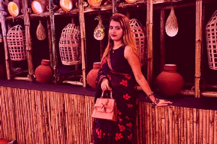 Iris, 24 — Escort in Baidyabati, India