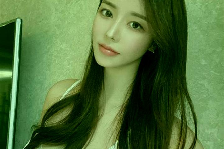 Iris, 24 — Escort in Daxing anling, China