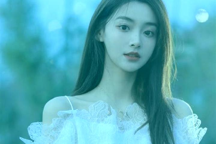 Iris, 24 — Escort in Jiayue, China