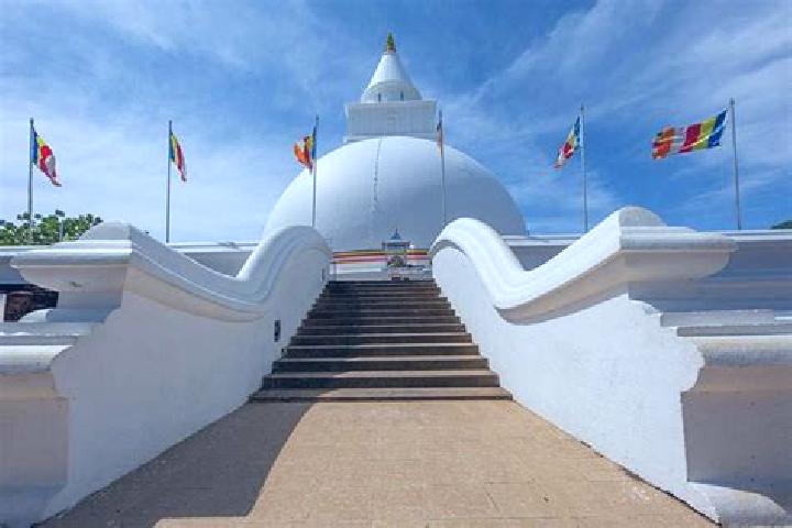 Iris, 24 — Escort in Kataragama, Sri Lanka