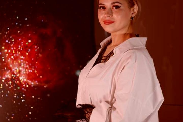 Iris, 24 — Escort in Lascov, Slovakia