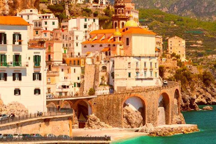Iris, 24 — Escort in Moro, Italy