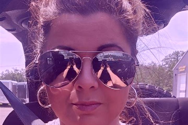 Iris, 24 — Escort in Preseau, France