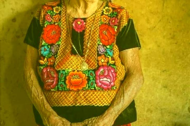 Iris, 24 — Escort in San Juan Guichicovi, Mexico