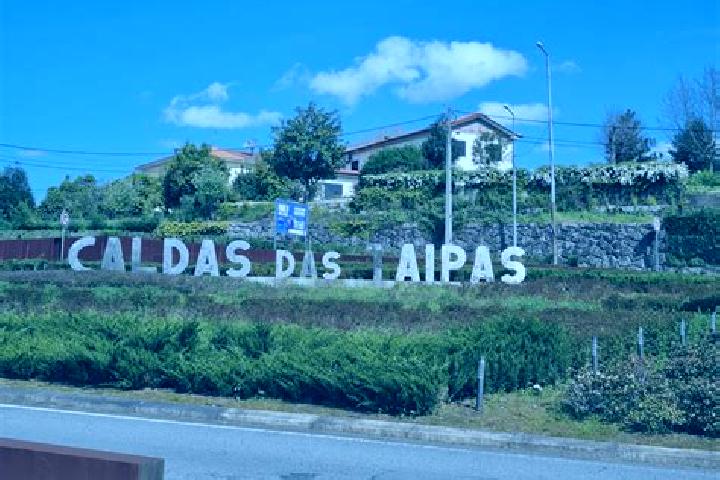 Iris, 24 — Escort in Taipas, Portugal