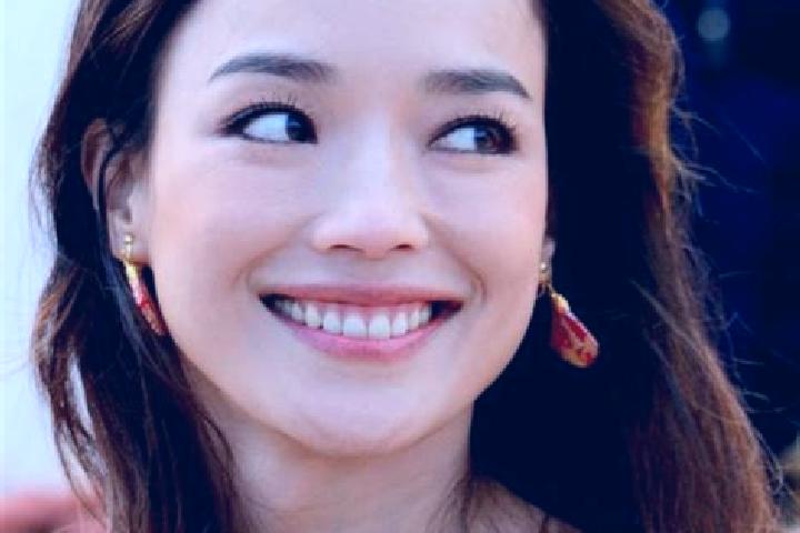 Iris, 24 — Escort in Xindian, China