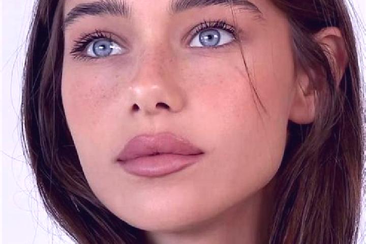 Iris, 25, a brunette grey-eyed mixed companion based in Tangpu. Offering Party Girl, Dinner Date, GFE, CIM. Available for incall and outcall, overnight booki...