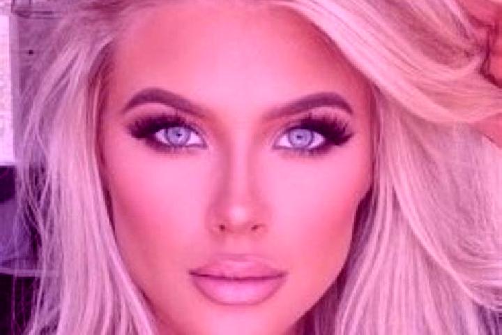 Iris, 25, a platinum blonde grey-eyed mixed companion based in Malanje. Offering Duos, Roleplay. Available for incall and outcall, day and evening dates.