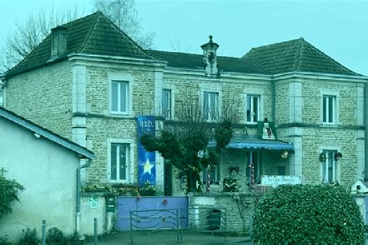 Iris, 25 — Escort in Attignat, France