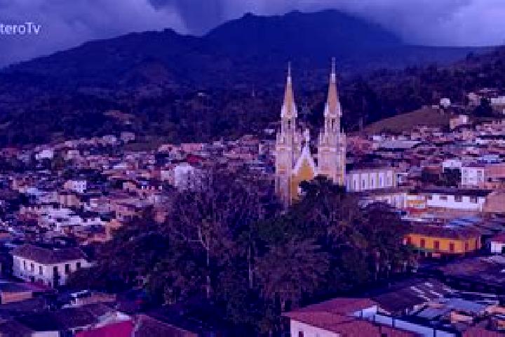Iris, 25 — Escort in Guaca, Colombia