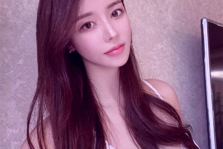 Iris, 25 — Escort in Huangdu, China