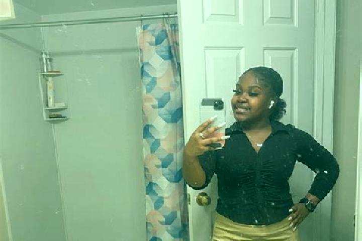 Iris, 25 — Escort in Statesboro, United States