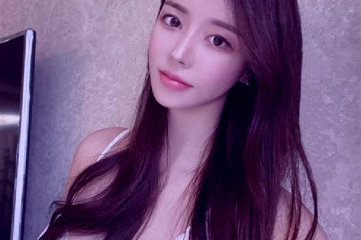 Iris, 25 — Escort in Suz-on, Philippines
