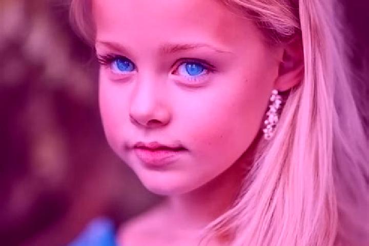 Iris, 26, a blonde blue-eyed ebony companion based in Amalfi. Offering Couples, OWO, Dinner Date. Available for incall and outcall, day and evening dates.