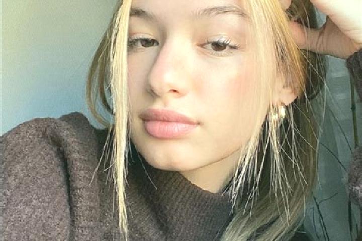 Iris, 26, a blonde brown-eyed indian companion based in Gagatli. Offering Dinner Date, Massage, Prostate Massage, OWO. Available for incall and outcall, over...