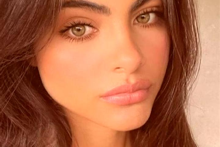 Iris, 26, a brunette green-eyed european companion based in Belcice. Offering Dinner Date, 69. Available for incall and outcall, overnight bookings available.