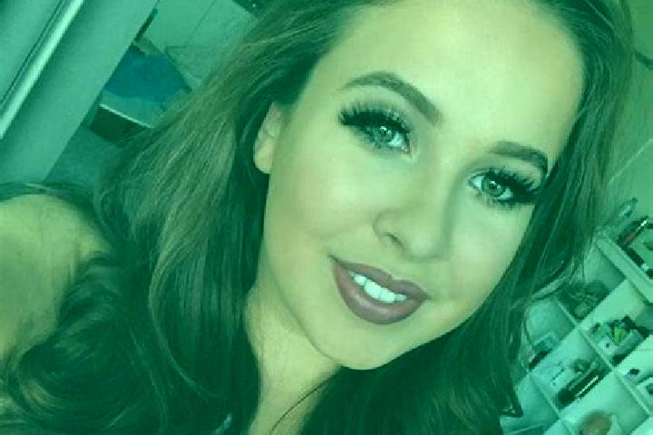 Iris, 26, a dark blonde dark-eyed latina companion based in Greenway. Offering Party Girl, OWO, Prostate Massage, BDSM, Fetish. Available for incall and outc...