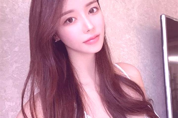 Iris, 26 — Escort in Canmang, China