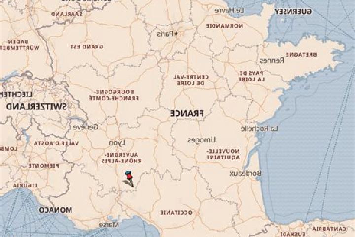Iris, 26 — Escort in Le Neufbourg, France