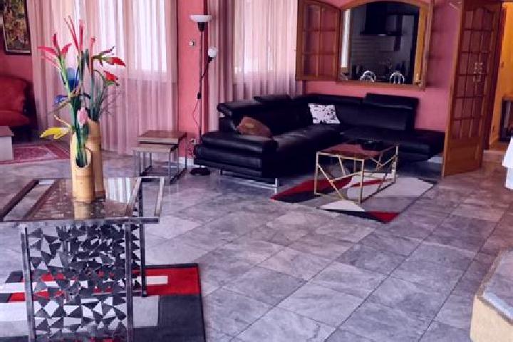 Iris, 26 — Escort in Massiac, France