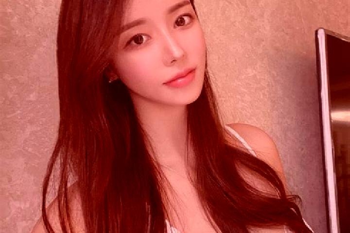 Iris, 26 — Escort in Xuanbao, China