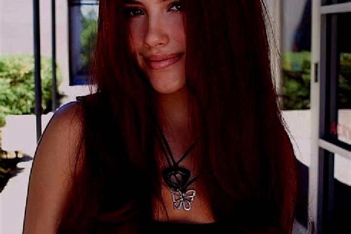 Iris, 27, a auburn dark-eyed caucasian companion based in La Caleta Culebras. Offering GFE, Tantra. Available for incall and outcall, day and evening dates.