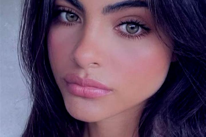 Iris, 27, a black green-eyed indian companion based in Korborn. Offering Overnight, Erotic Massage, BDSM, Girlfriend Experience, Prostate Massage. Available ...