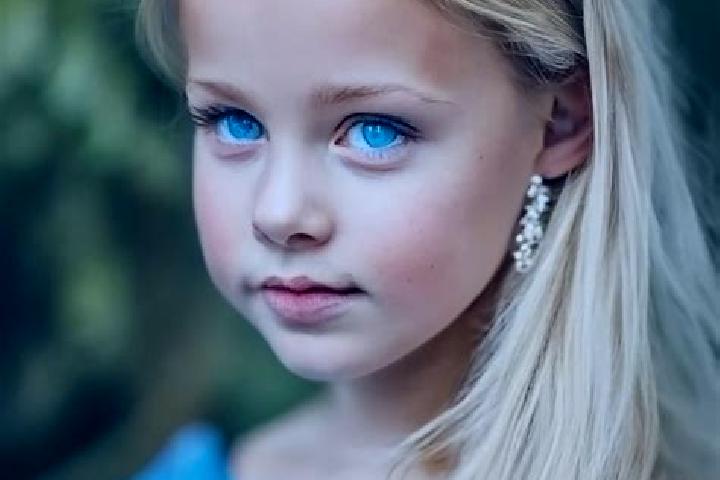 Iris, 27, a blonde blue-eyed mediterranean companion based in Pecqueuse. Offering Overnight, Fetish, Duos. Available for incall and outcall, overnight bookin...