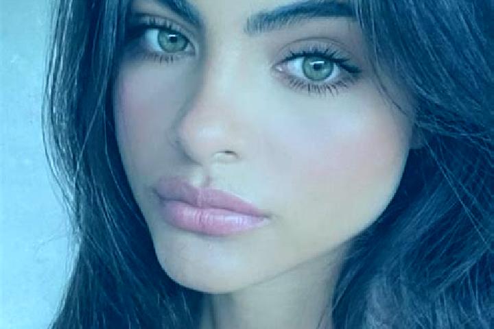 Iris, 27, a brunette amber-eyed middle eastern companion based in Querenaing. Offering Tantra, Roleplay, Domination, GFE, Erotic Massage. Available for incal...