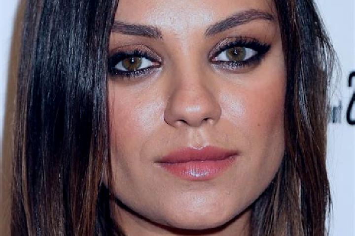 Iris, 27, a brunette hazel-eyed ebony companion based in La Belleza. Offering GFE, 69, BDSM, Dinner Date. Available for incall and outcall, overnight booking...