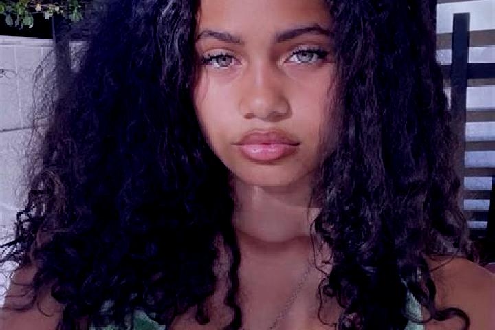 Iris, 27, a red green-eyed mixed companion based in Me Linh. Offering Travel Companion, Party Girl, OWO. Available for incall and outcall, overnight bookings...