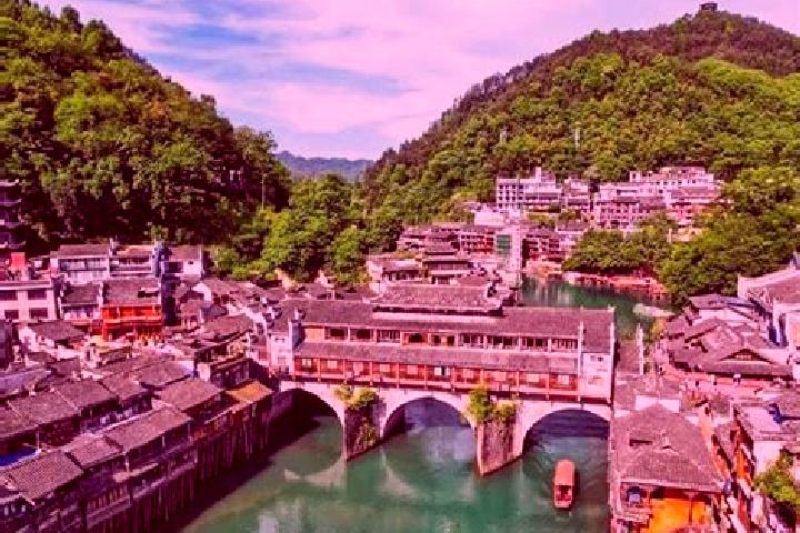 Iris, 27 — Escort in Fenghuangshan, China