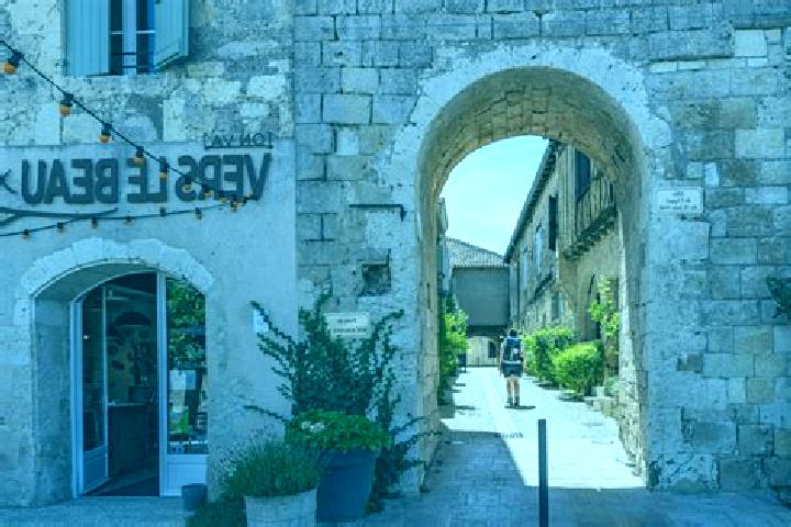Iris, 27 — Escort in La Romieu, France