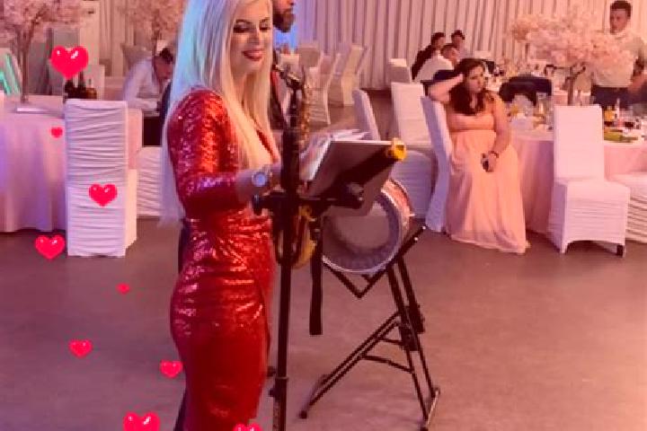 Iris, 27 — Escort in Lucacesti, Romania