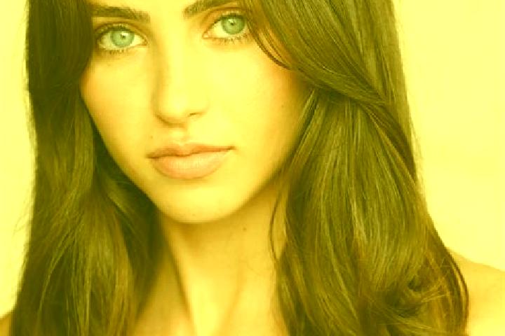 Iris, 28, a brunette blue-eyed indian companion based in Tunapolis. Offering Fetish, Duos, GFE. Available for incall and outcall, overnight bookings available.