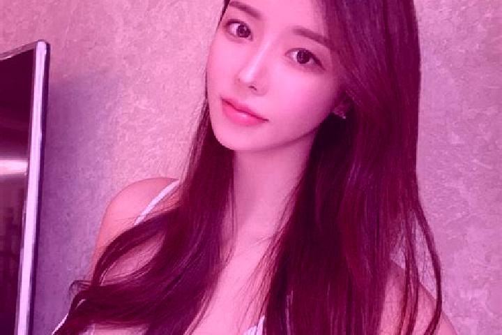 Iris, 28 — Escort in Hulun, China