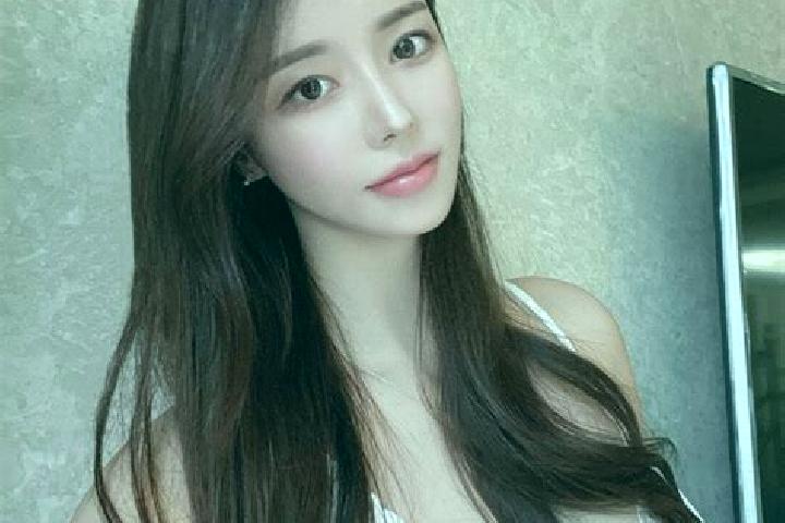 Iris, 28 — Escort in Jiusi, China