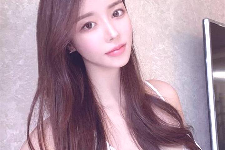 Iris, 28 — Escort in Luesigang, China